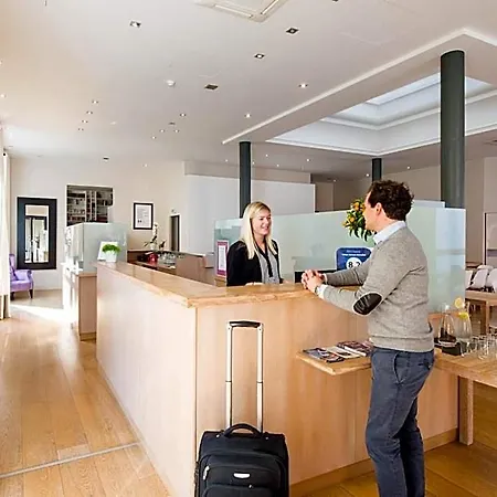 Atrium 3*