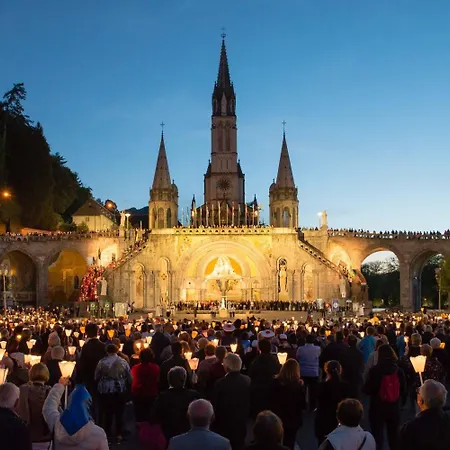 Atrium Mondial Hotel 3*
